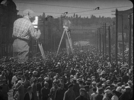 960__man_with_a_movie_camera_06_blu-ray__blu-ray_